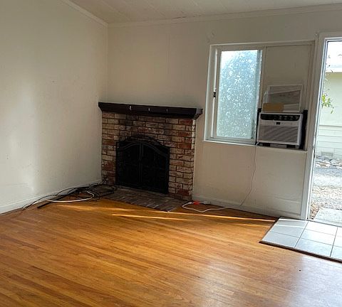 4th image of 3123 Alma St #B