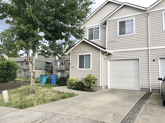 2nd image of 5913 NE 33rd Cir