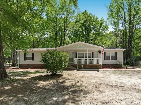 2162 Dobbin Holmes Rd, Eastover, NC 28312