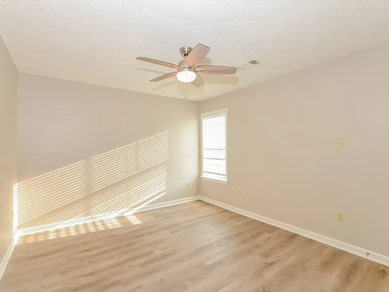 1029 Appling Meadow Dr — Photo 15