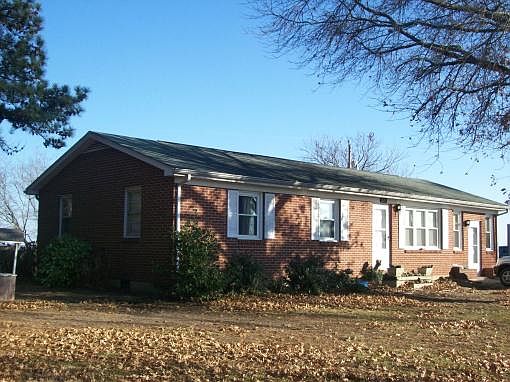 4th image of 221 Marilla Ln