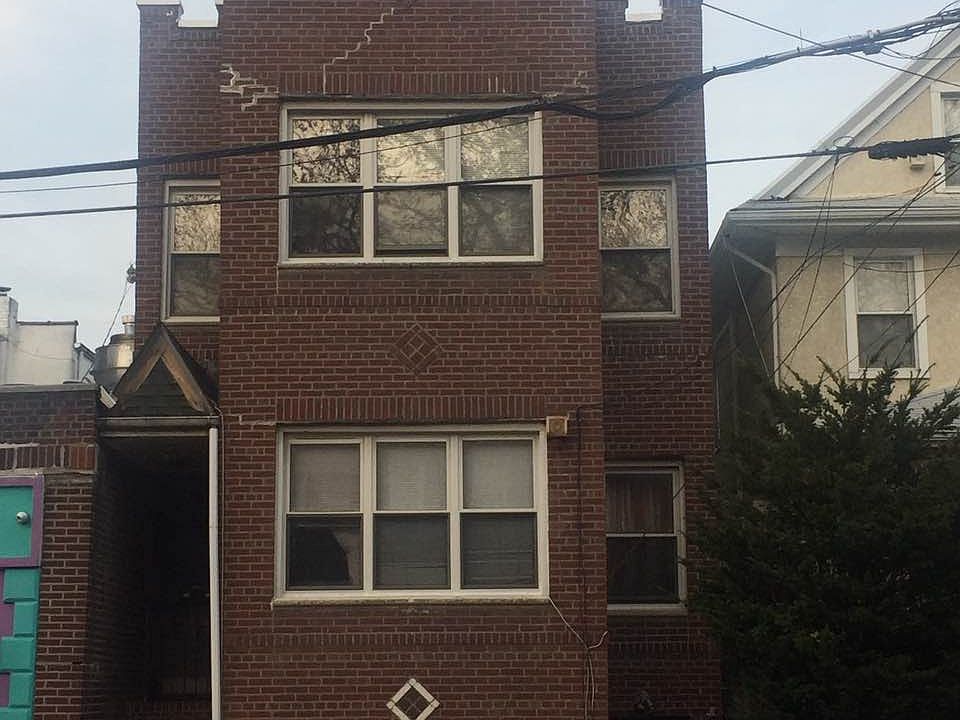 2nd image of 1743 W 7th St