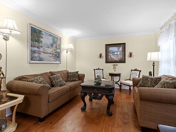 4th image of 7825 Cove Ridge Dr