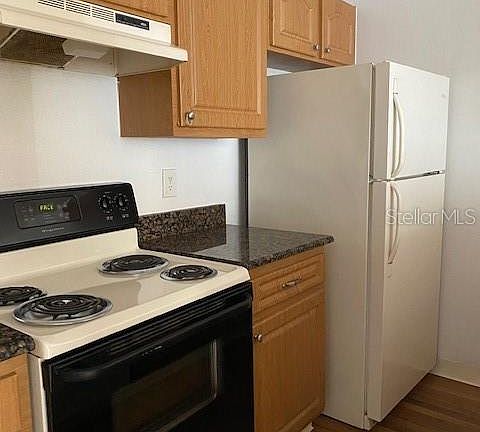 3rd image of 4764 Walden Cir #13