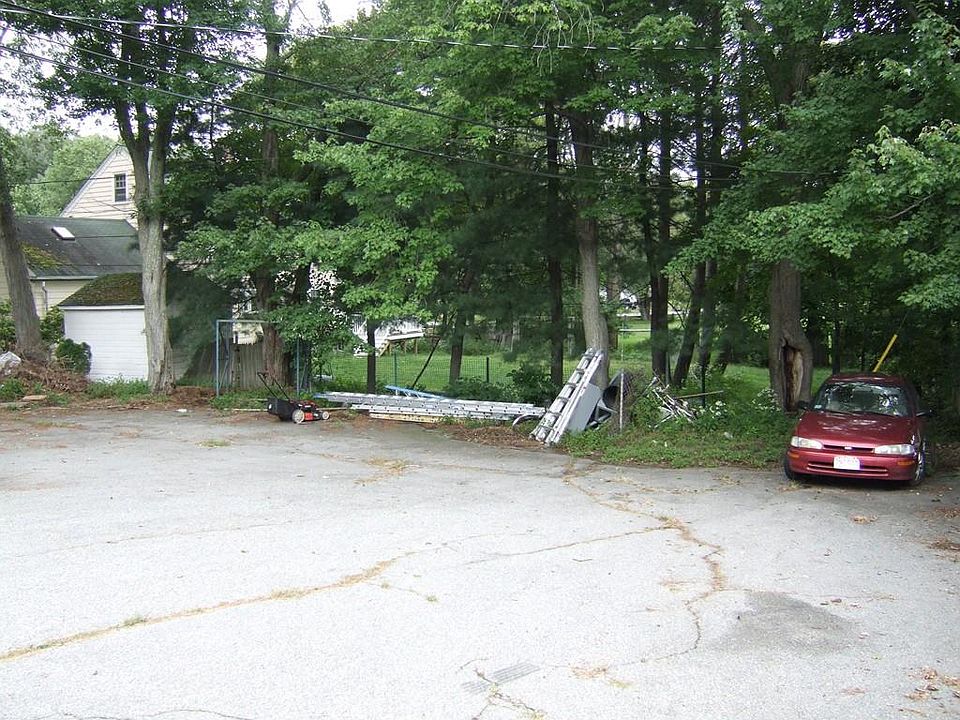 2nd image of 13 Midland St #1
