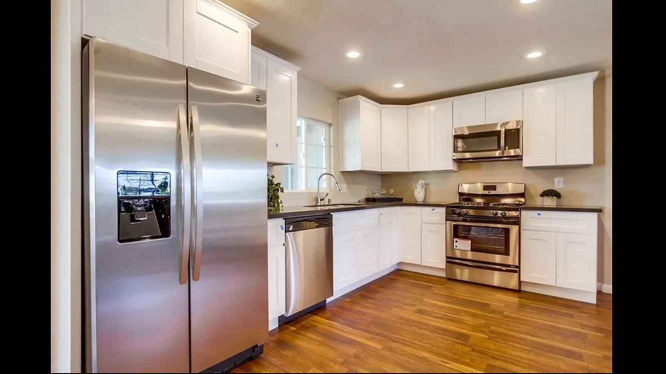 3 bed, 1150 sqft, $1,100 — Photo 3