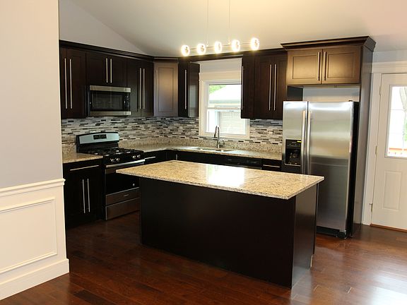 3rd image of 9240 McVicker Ave