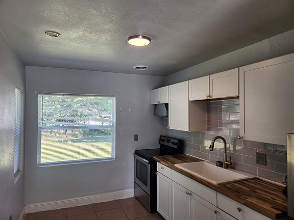 Complete updated kitchen