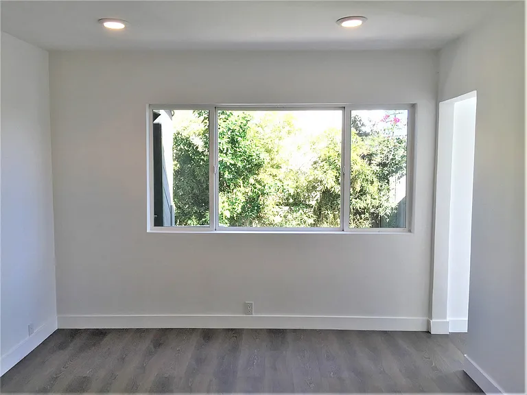 8538 W Knoll Dr — Photo 15