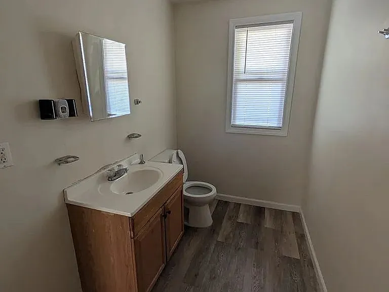 928 Hancock Ave #3L — Photo 3