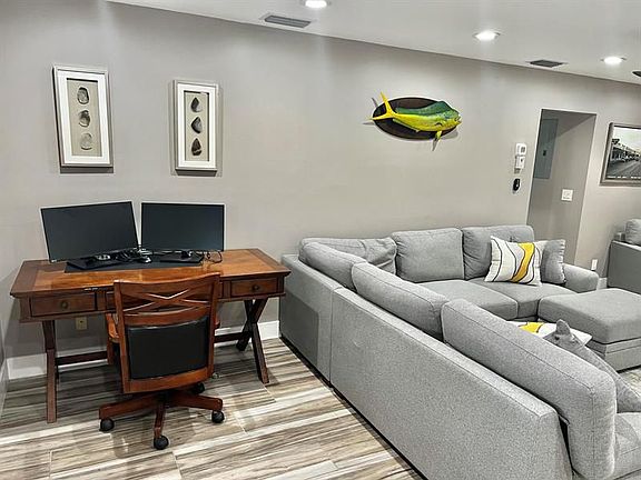 5th image of 60 Pelican Pointe Dr APT 201