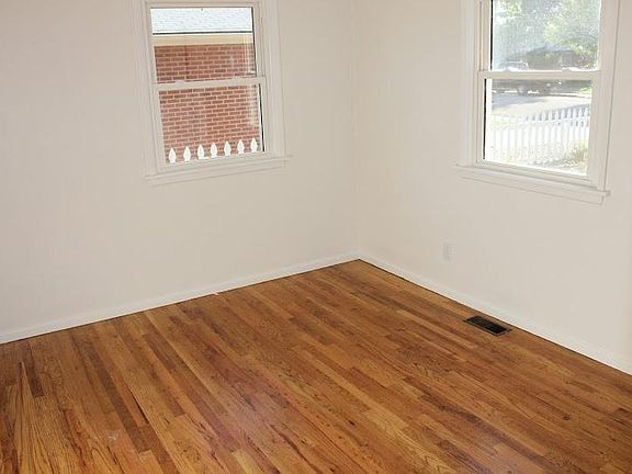 Bed Room 2 - another angle
