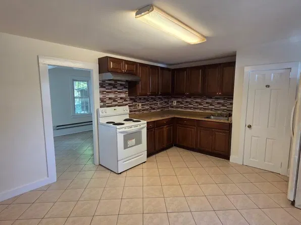 26-30 Alden Pl, Millbrook, NY 12545