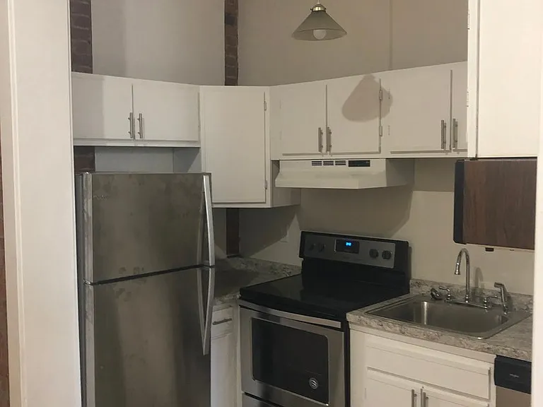 202 W Columbia Ave — Photo 12