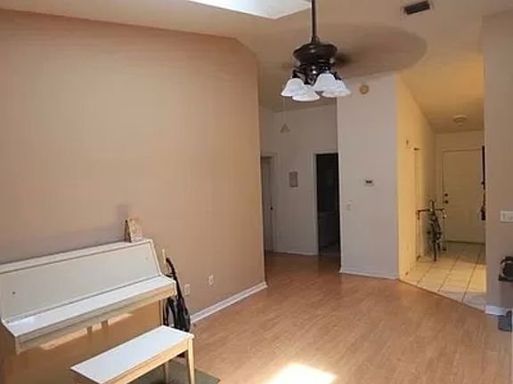 3rd image of 4027 SW 28th Terr Serenola Mnr #1