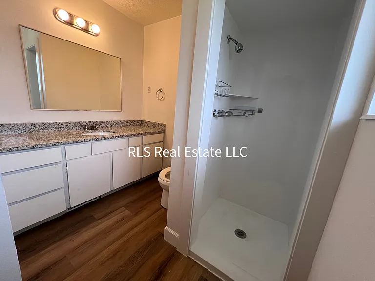 1572 E Hidden Valley Rd — Photo 11