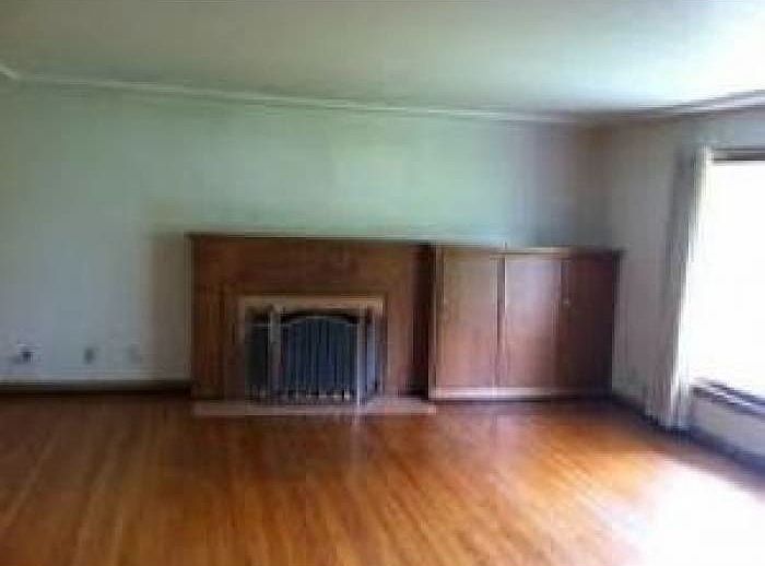 2nd image of 9102 Gravelly Lake Dr SW