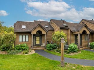 25 Creekwood Ln, Galena, IL 61036