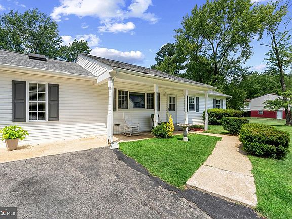 3rd image of 4915 Quade Cir