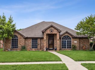 2701 Winterberry Dr, Rowlett, TX 75089