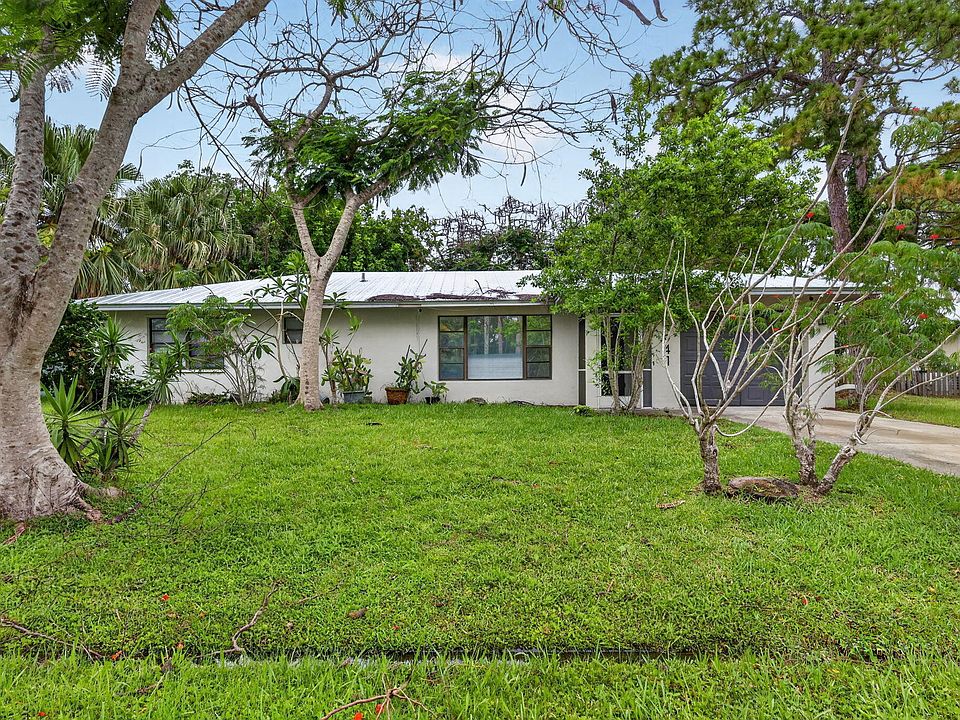 1st image of 941 SE Atlantus Avenue