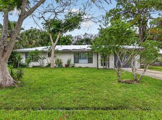 941 SE Atlantus Ave, Port Saint Lucie, FL 34983