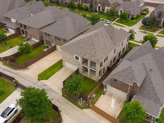 4th image of 2439 Lismore Ln