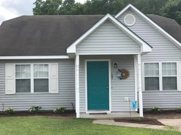 107 Old Oak Dr, Elizabeth City, NC 27909