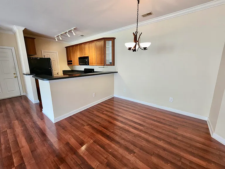 1375 Hopton Cir — Photo 5