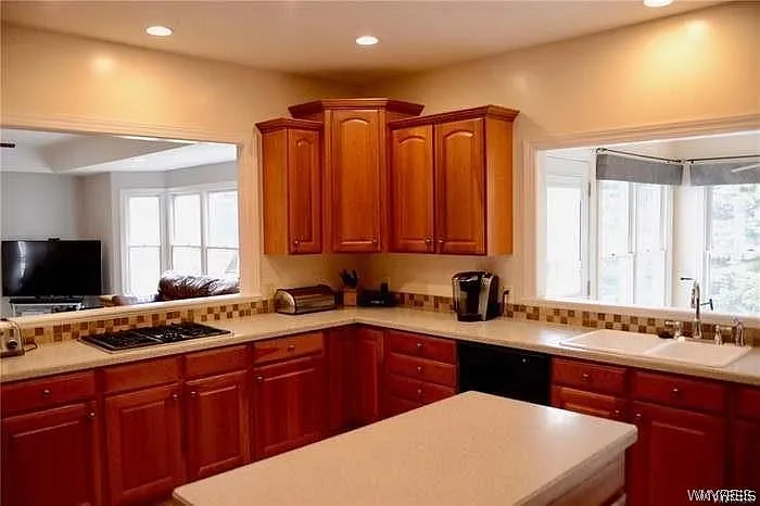8350 Manchester Park Dr — Photo 10