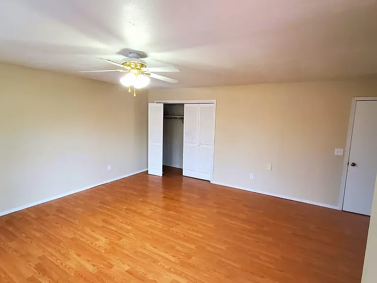 33 Nantucket Dr — Photo 22