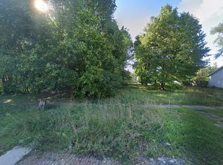 592 Green Ave, Benton Harbor, MI 49022