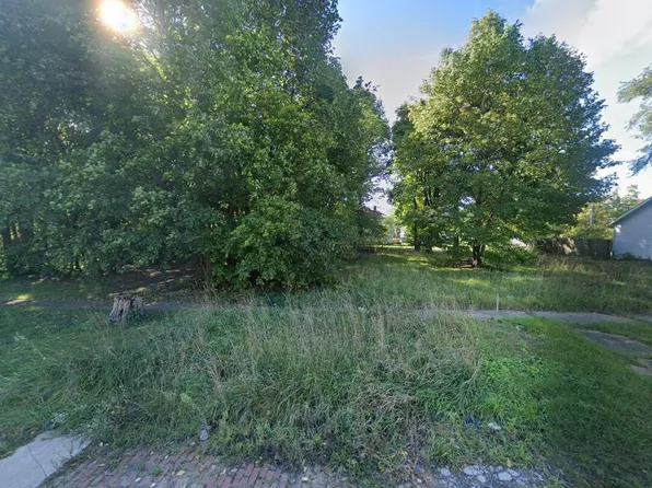 592 Green Ave, Benton Harbor, MI 49022