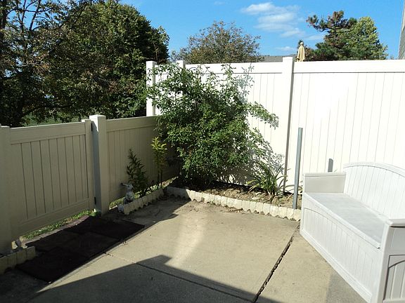 5th image of 2679 Cedar Lake Dr