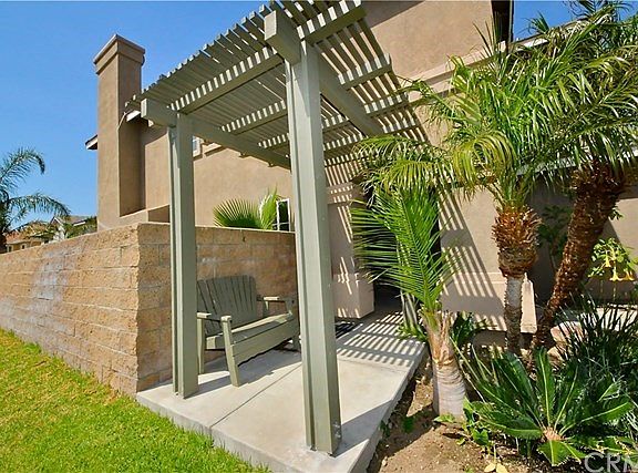 Front patio with lattice cover