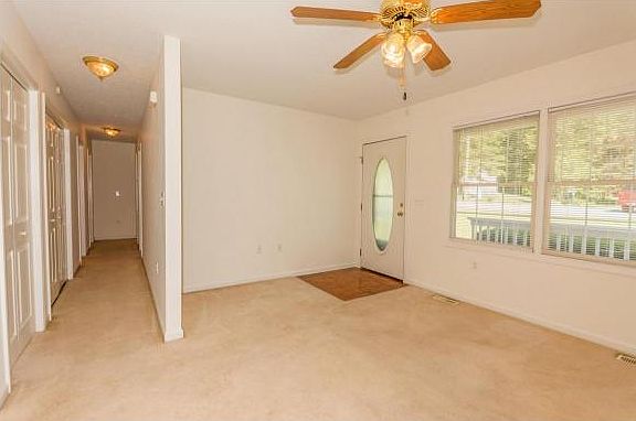 5th image of 507 Old Village Ct