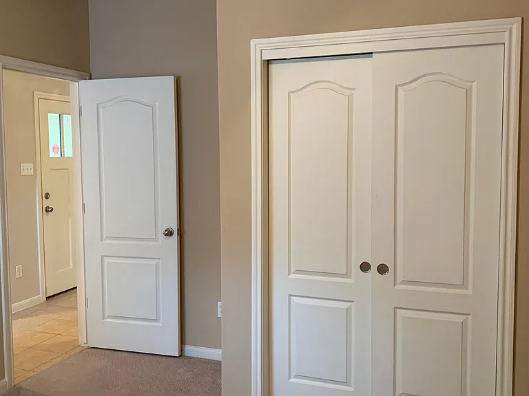2044 Amur Dr — Photo 15