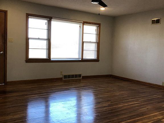 4th image of 1531 E 26th Ave