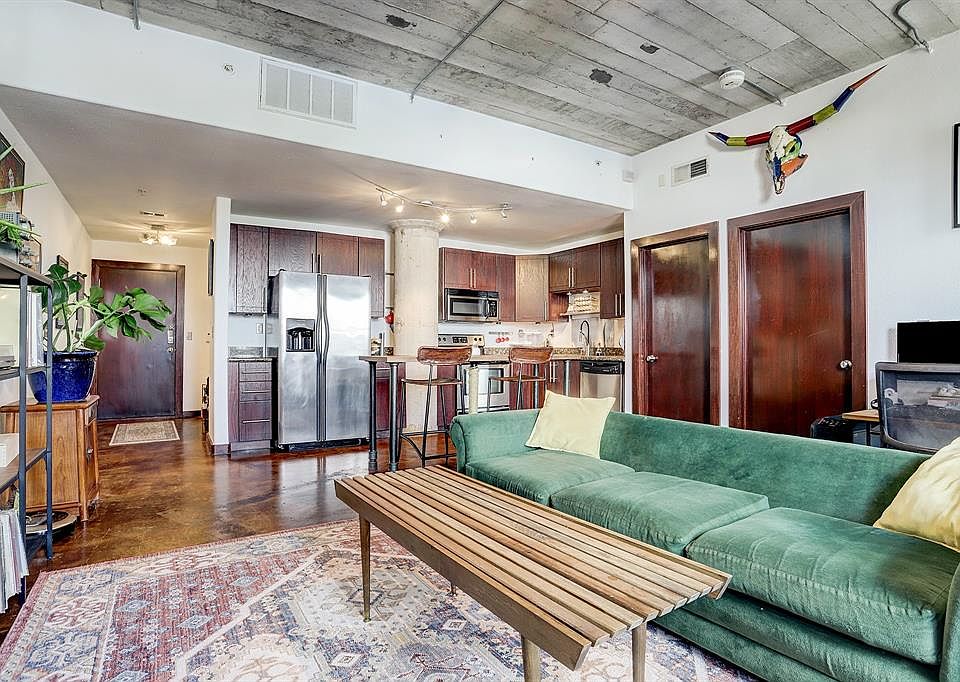 1st image of 2205 McKinney St APT 414