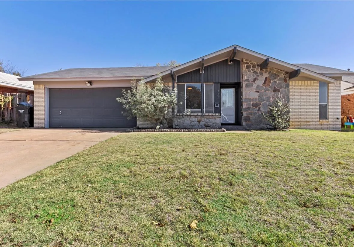 3 bed, 1173 sqft, $1,450 — Photo 2