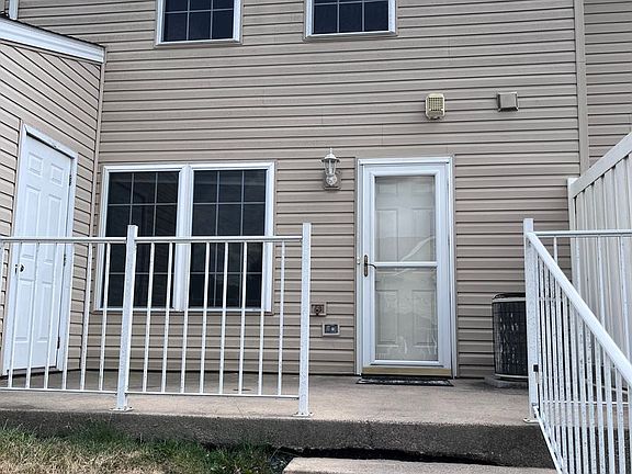 3rd image of 1202 Old Windmill Cir