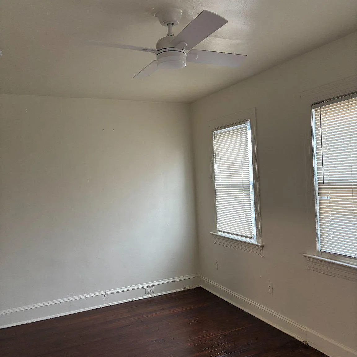 5 bed, 2.5 bath, 2016 sqft, $7,165 — Photo 2