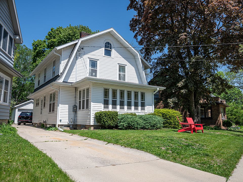 1st image of 2222 Commonwealth Ave