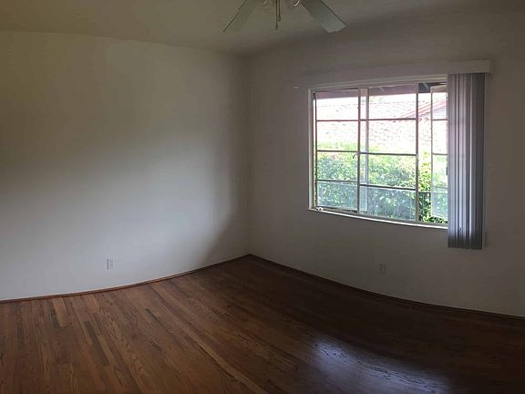 4th image of 33 E Alamar Ave APT 1