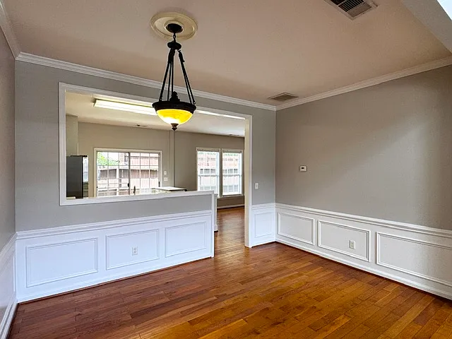 3 bed, 2.5 bath, 1636 sqft, $2,195 — Photo 3