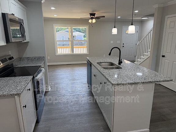 5th image of 2036 Harrison Ave