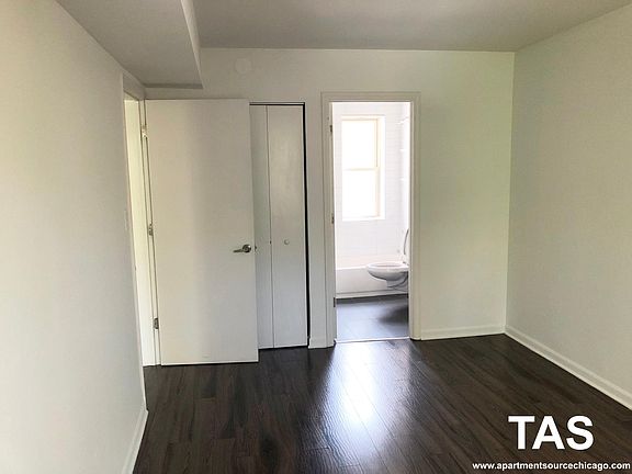 5th image of 925 W Carmen Ave APT 7C