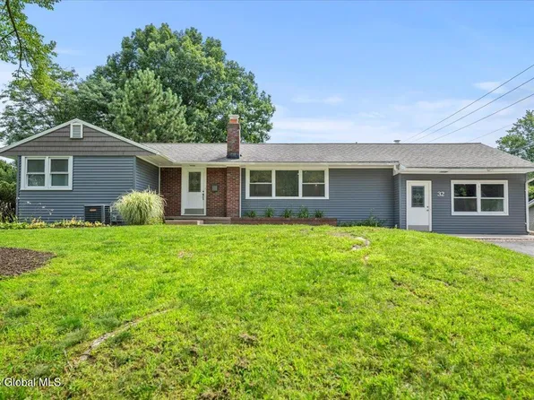 32 E St Stephens Lane, Glenville, NY 12302
