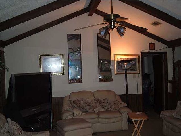 2nd image of 672 Bruin Ave