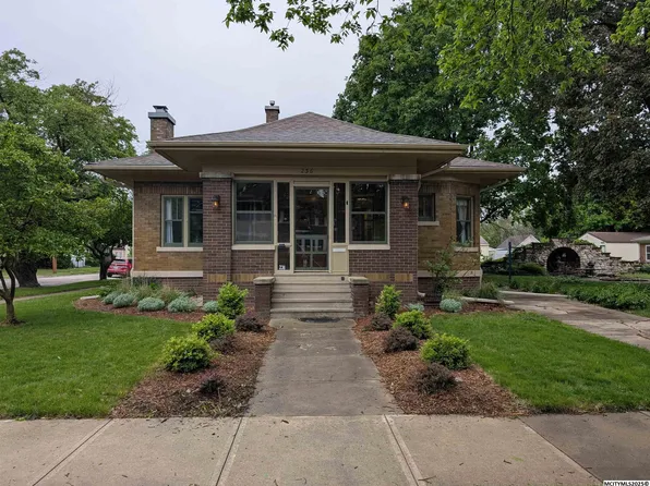 236 7th St NW, Mason City, IA 50401
